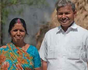 After proving himself alive in govt records, UP’s Lal Bihari ‘Mritak’ to remarry wife