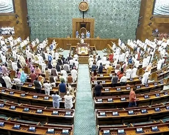 Kumbh pe jawab do: Oppn stages loud protest in Parliament 