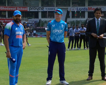 1st ODI: Kohli out with knee injury as England elect to bat first