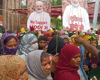Bhopal’s Muslims burst firecrackers in support of Waqf (Amendment) Bill